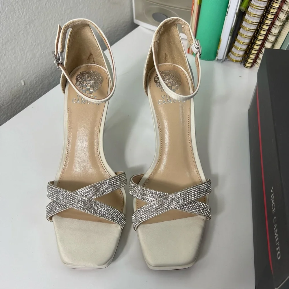 VINCE CAMUTO Kalvira Heel Satin Milk Ivory Stiletto Ankle Strap Size 9.5 NWT